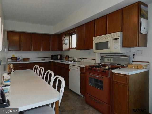 1041 Butter Road Dover, PA 17315 - Photo 7 of 16