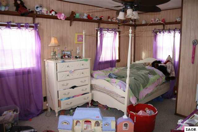 5650 North Smith Road Owosso, MI 48867 - Photo 8 of 9 45832-7.JPG