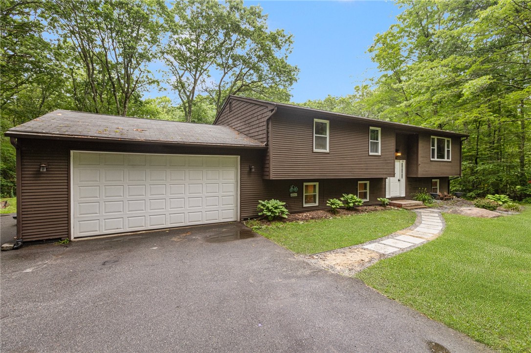 111 Bramble Bush Road Coventry, RI 02816 - Photo 2 of 17