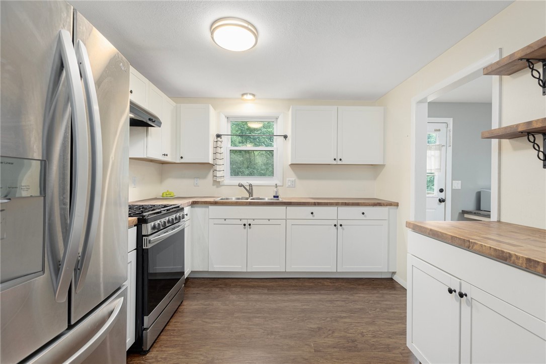 111 Bramble Bush Road Coventry, RI 02816 - Photo 7 of 17