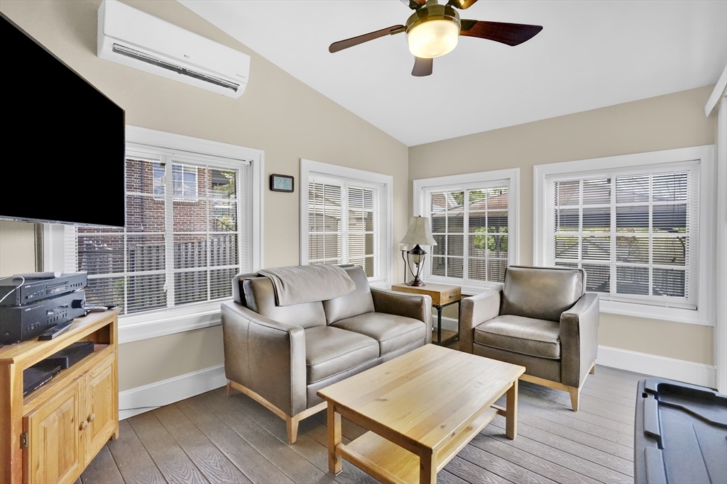 146 Bellevue Avenue Springfield, MA 01108 - Photo 26 of 42
