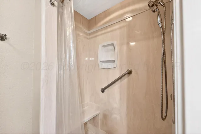 a view of entryway with a mirror