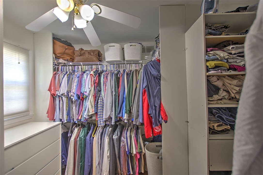 2605 South Forrest Green Drive Decatur, IL 62521 - Photo 19 of 33 Gallery Image 19