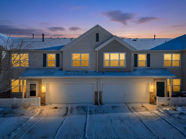 $300,000 | 9275 Holly Lane North, Maple Grove, MN 55311