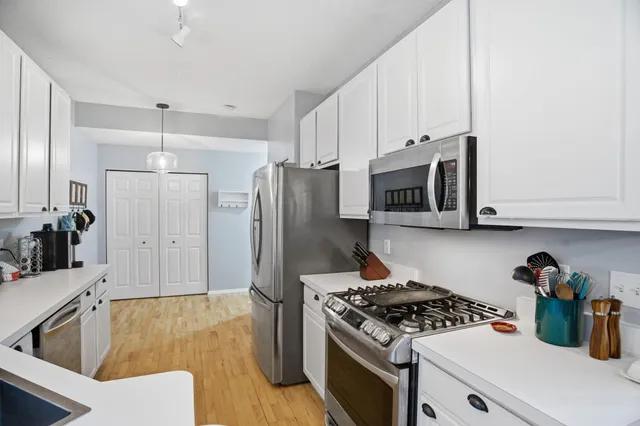 $300,000 | 9275 Holly Lane North, Maple Grove, MN 55311