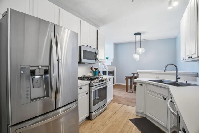 $300,000 | 9275 Holly Lane North, Maple Grove, MN 55311