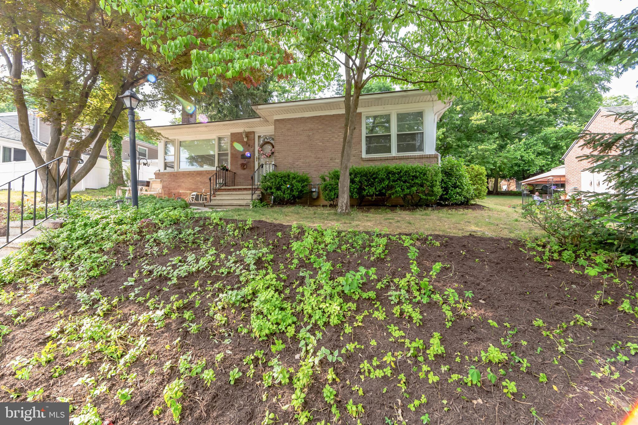507 Meade Terrace Reading, PA 19607 - Photo 2 of 20 Gallery Image 2
