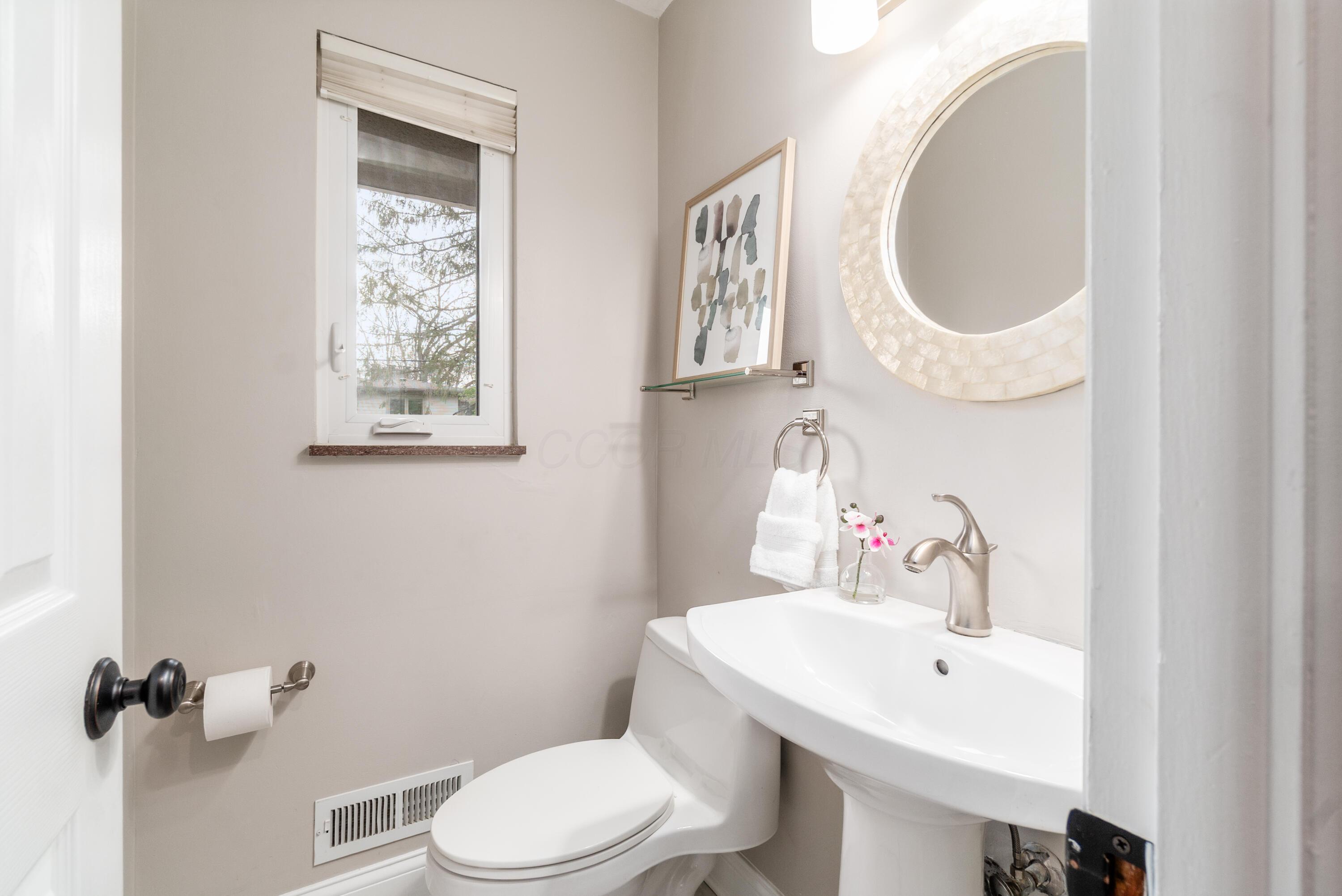 3166 South Dorchester Road Columbus, OH 43221 - Photo 12 of 34 Y_3166_S_Dorchester-016