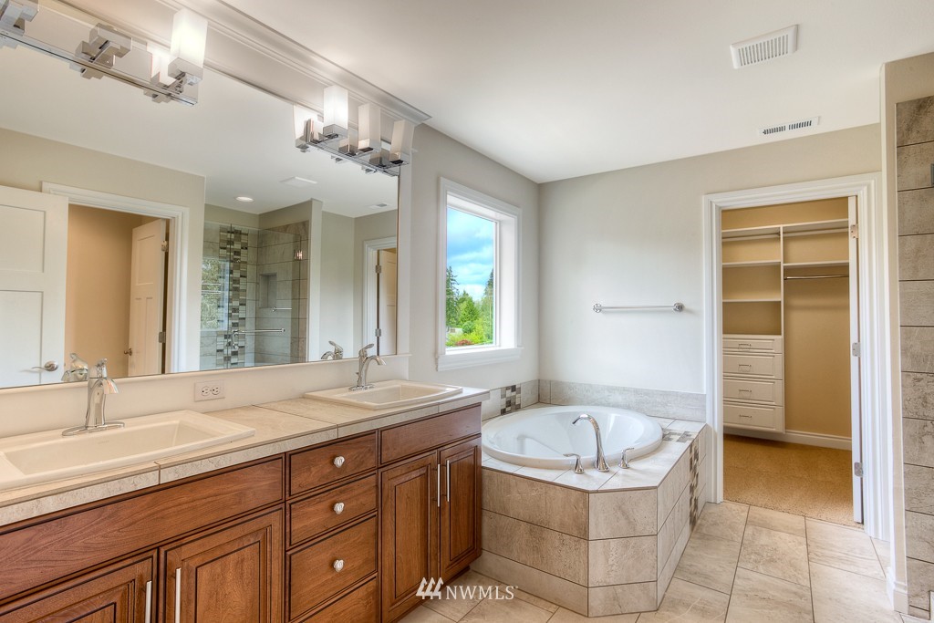 4003 183rd Place Southeast, Unit 5 Bothell, WA 98012 - Photo 8 of 12 Gallery Image 8