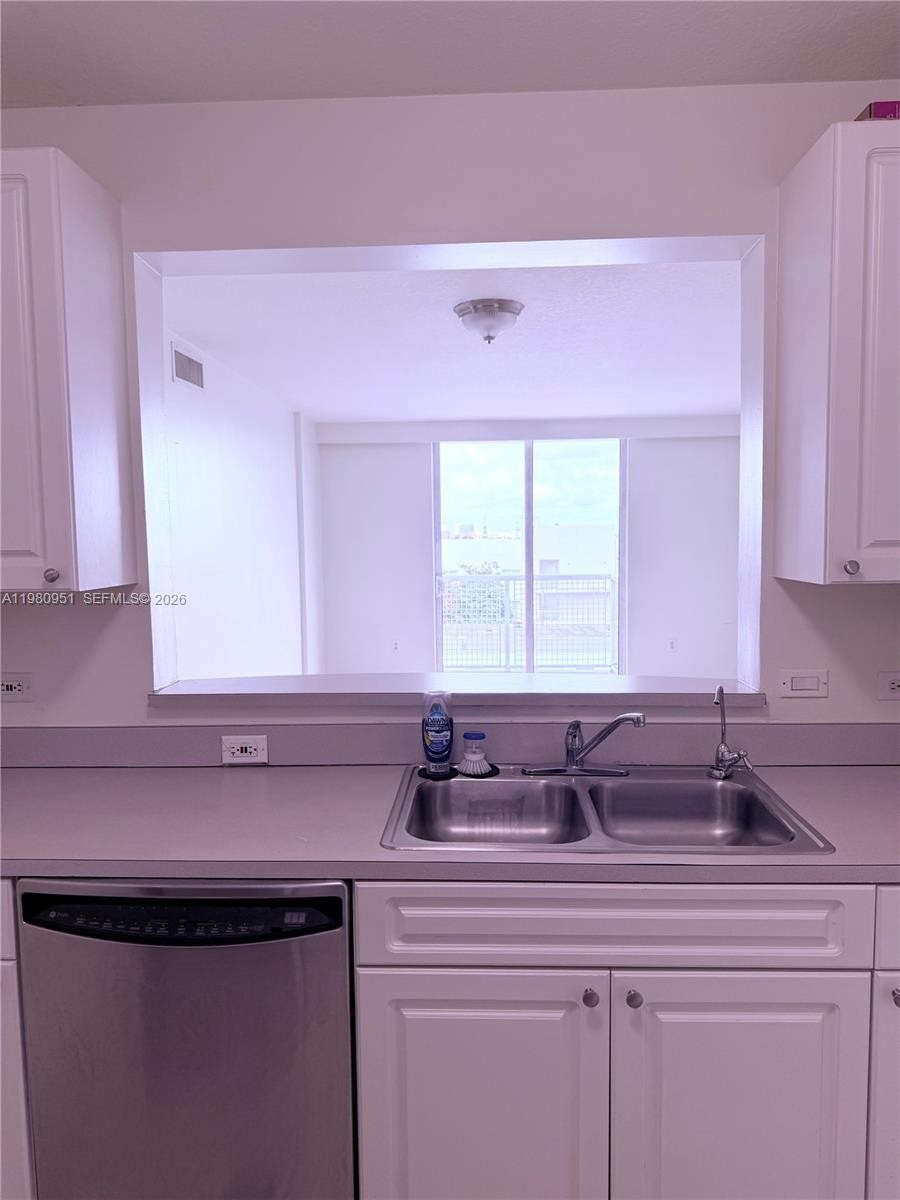 900 Southwest 8th Street, Unit 604 Miami, FL 33130 - Photo 14 of 38