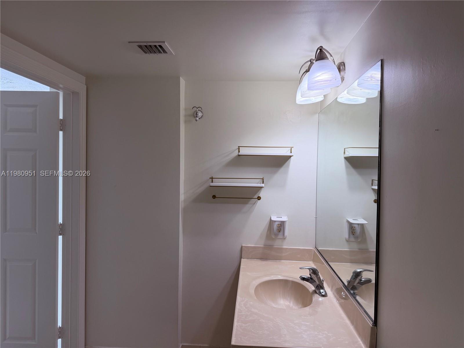 900 Southwest 8th Street, Unit 604 Miami, FL 33130 - Photo 31 of 38