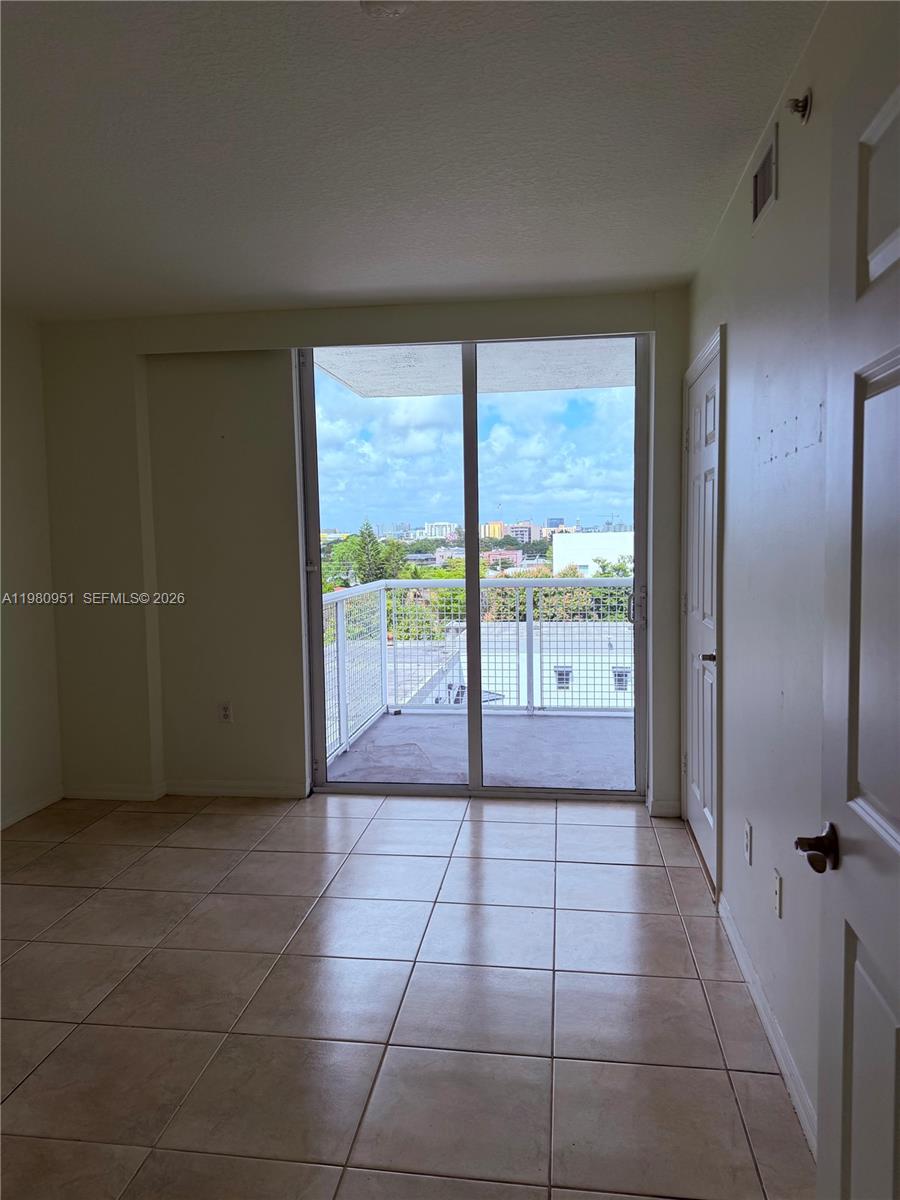 900 Southwest 8th Street, Unit 604 Miami, FL 33130 - Photo 33 of 38