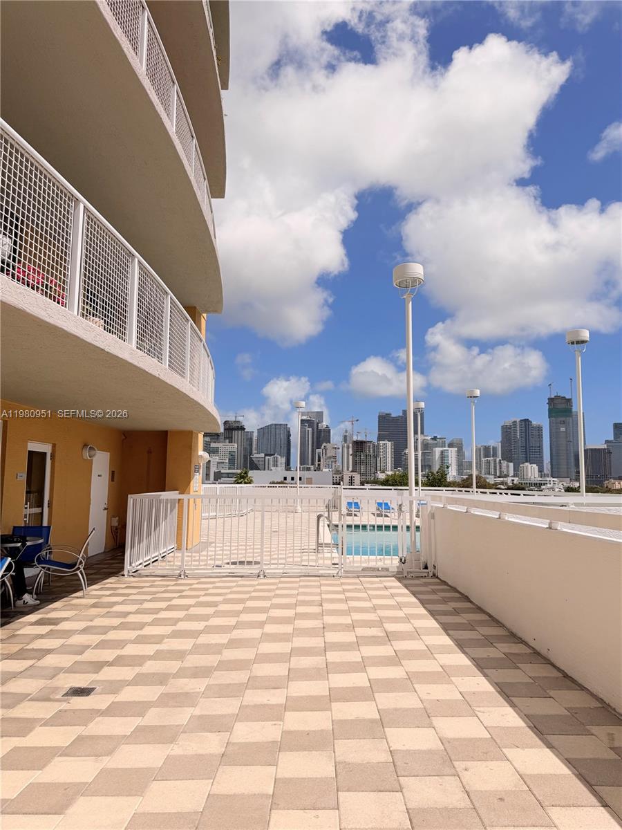 900 Southwest 8th Street, Unit 604 Miami, FL 33130 - Photo 9 of 38