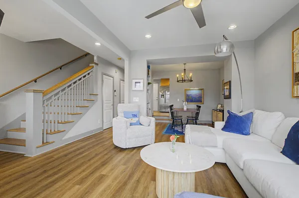 $2,999 | 924 Ireland Street, Nashville, TN 37208