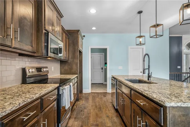 $445,000 | 1012 Southeast Amber Court, Blue Springs, MO 64014