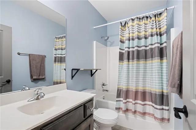 $445,000 | 1012 Southeast Amber Court, Blue Springs, MO 64014