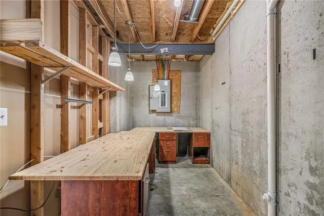 $445,000 | 1012 Southeast Amber Court, Blue Springs, MO 64014