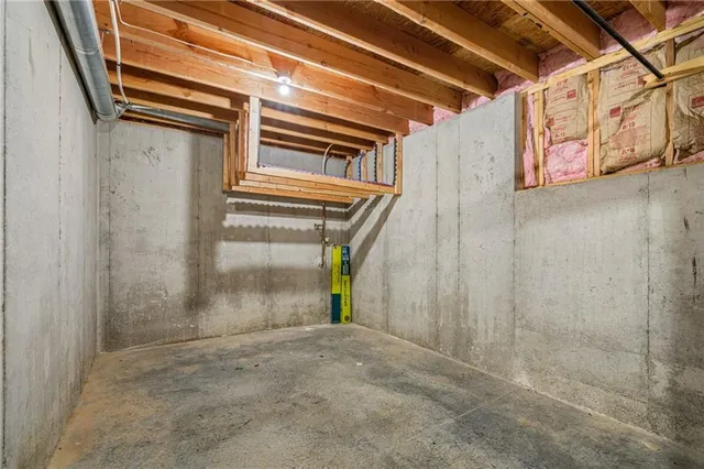 $445,000 | 1012 Southeast Amber Court, Blue Springs, MO 64014