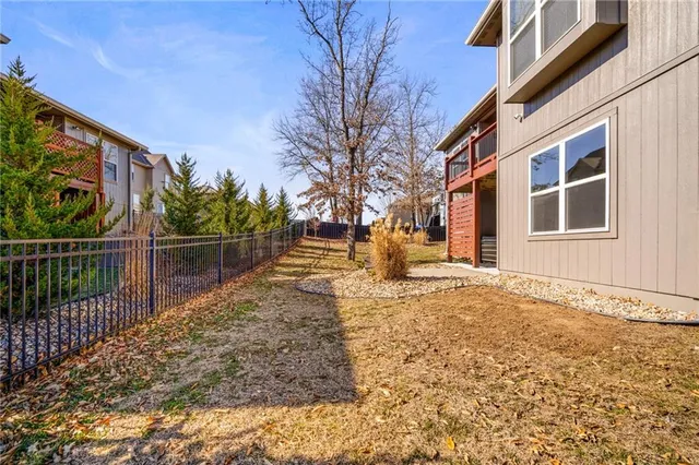 $445,000 | 1012 Southeast Amber Court, Blue Springs, MO 64014