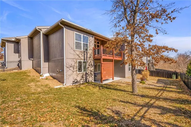 $445,000 | 1012 Southeast Amber Court, Blue Springs, MO 64014