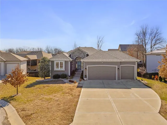 $445,000 | 1012 Southeast Amber Court, Blue Springs, MO 64014