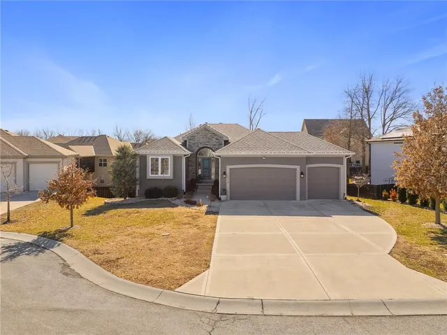 $445,000 | 1012 Southeast Amber Court, Blue Springs, MO 64014