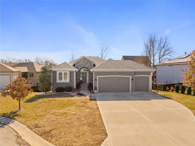$445,000 | 1012 Southeast Amber Court, Blue Springs, MO 64014