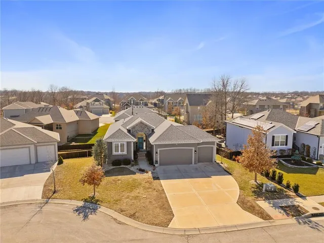 $445,000 | 1012 Southeast Amber Court, Blue Springs, MO 64014