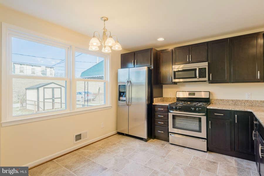 5244 Fredcrest Road Baltimore, MD 21229 - Photo 11 of 30 Kitchen