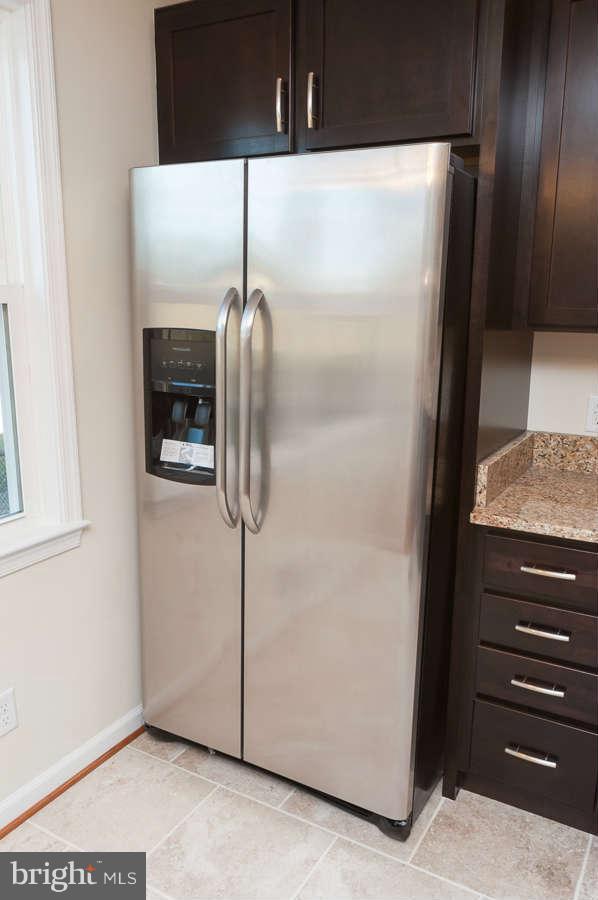 5244 Fredcrest Road Baltimore, MD 21229 - Photo 12 of 30 Kitchen