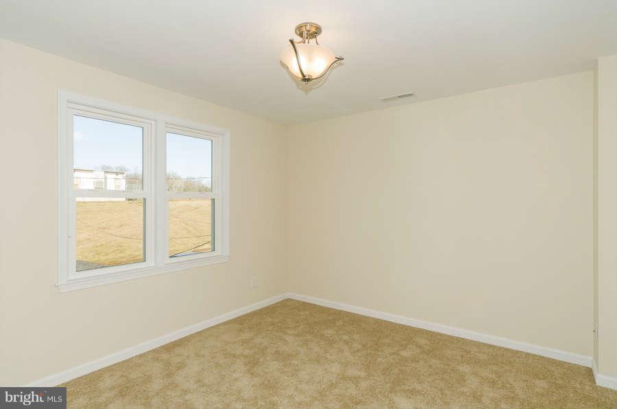 5244 Fredcrest Road Baltimore, MD 21229 - Photo 14 of 30 Bedroom
