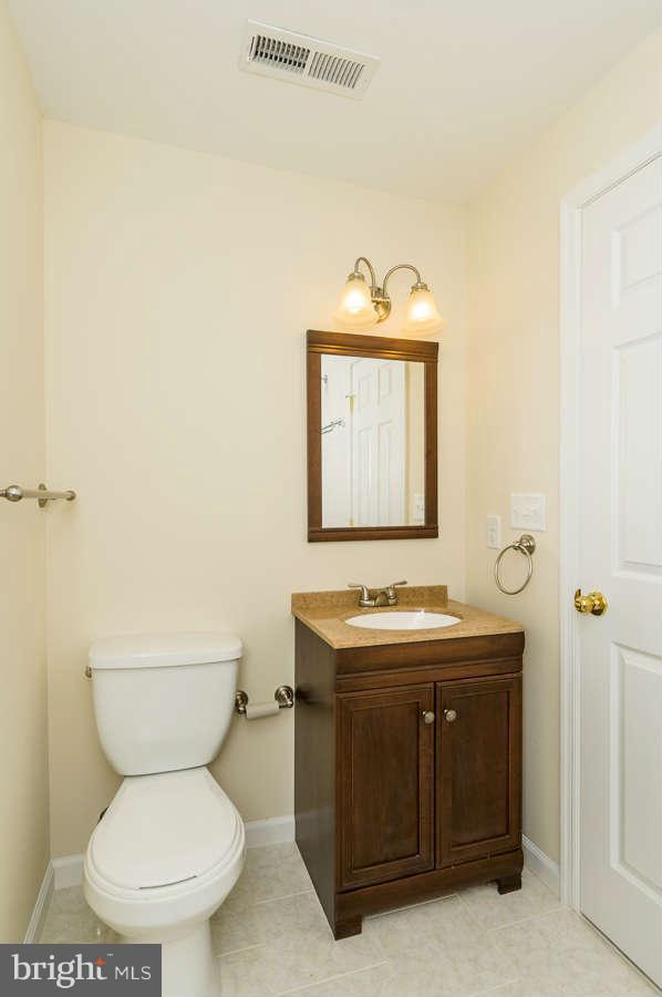 5244 Fredcrest Road Baltimore, MD 21229 - Photo 16 of 30 Bath