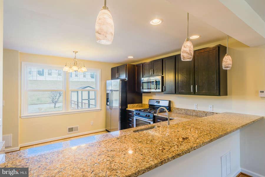 5244 Fredcrest Road Baltimore, MD 21229 - Photo 6 of 30 Kitchen