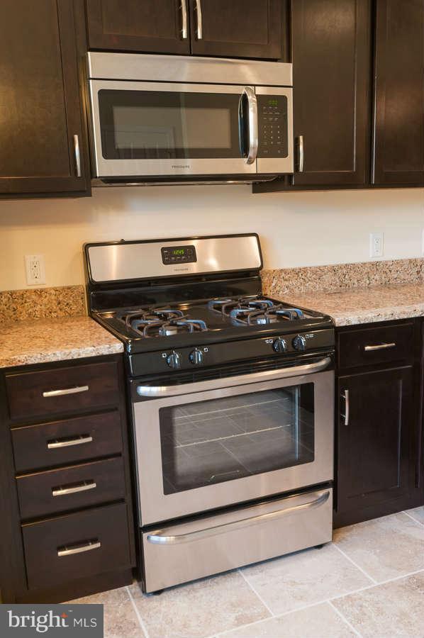 5244 Fredcrest Road Baltimore, MD 21229 - Photo 8 of 30 Kitchen