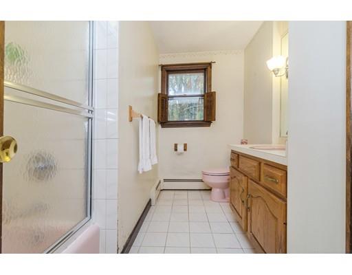144 Upton Road Westborough, MA 01581 - Photo 15 of 29