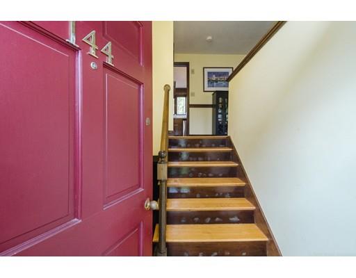 144 Upton Road Westborough, MA 01581 - Photo 4 of 29