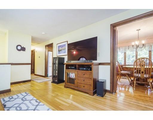 144 Upton Road Westborough, MA 01581 - Photo 7 of 29