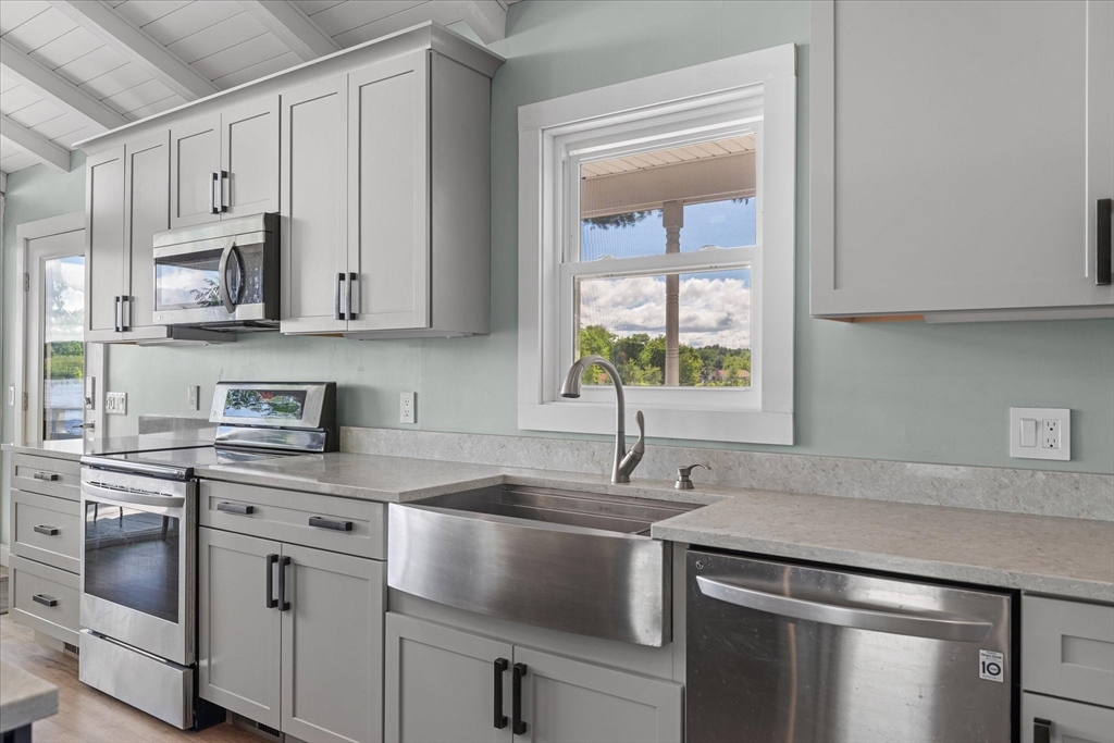 78 Winding Cove Road Ashburnham, MA 01430 - Photo 6 of 38
