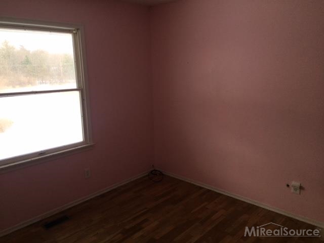 215 Gray Road Lapeer, MI 48446 - Photo 15 of 31