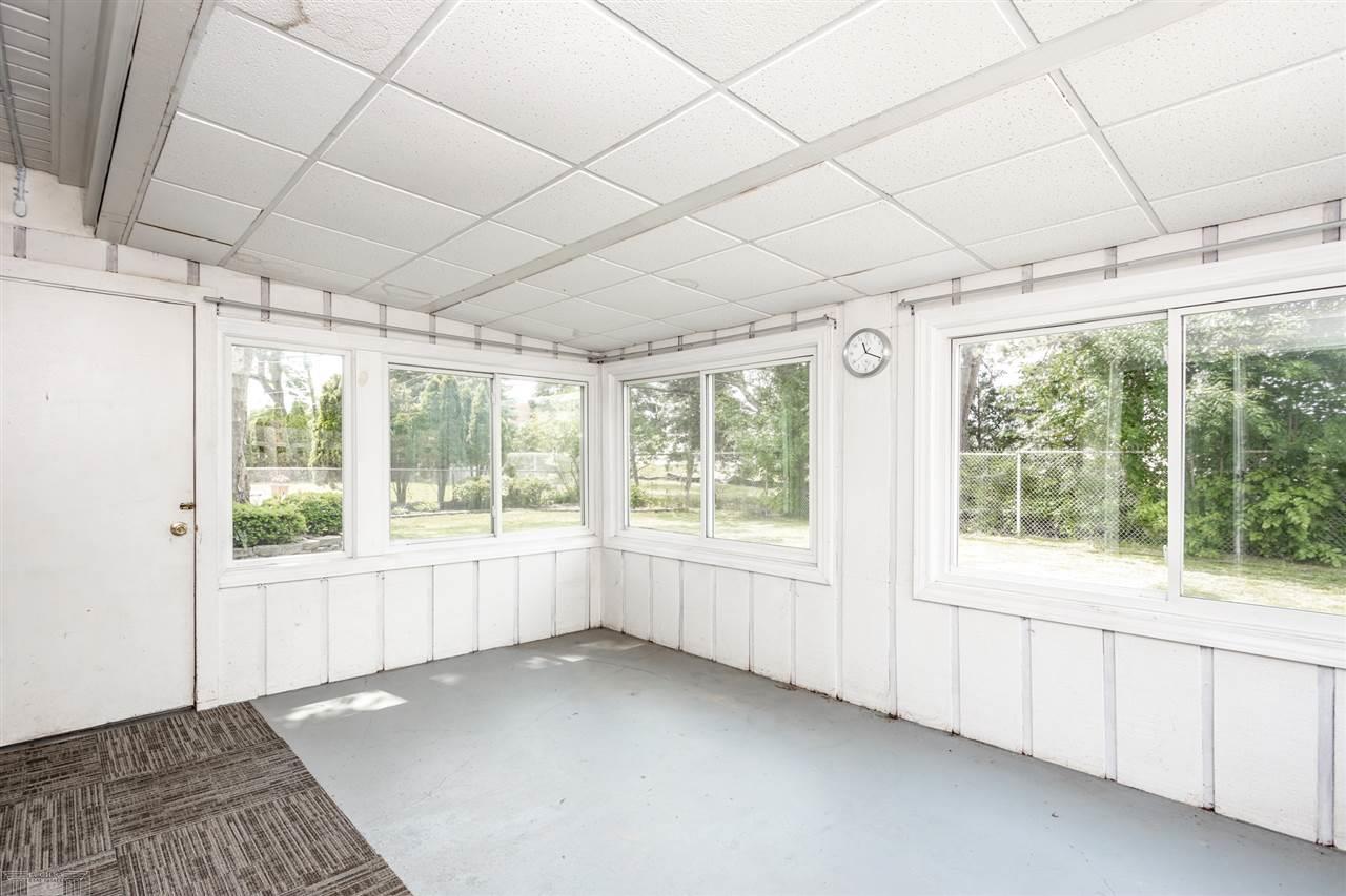 21737 River Road Grosse Pointe, MI 48236 - Photo 20 of 53 50025521-21.JPG