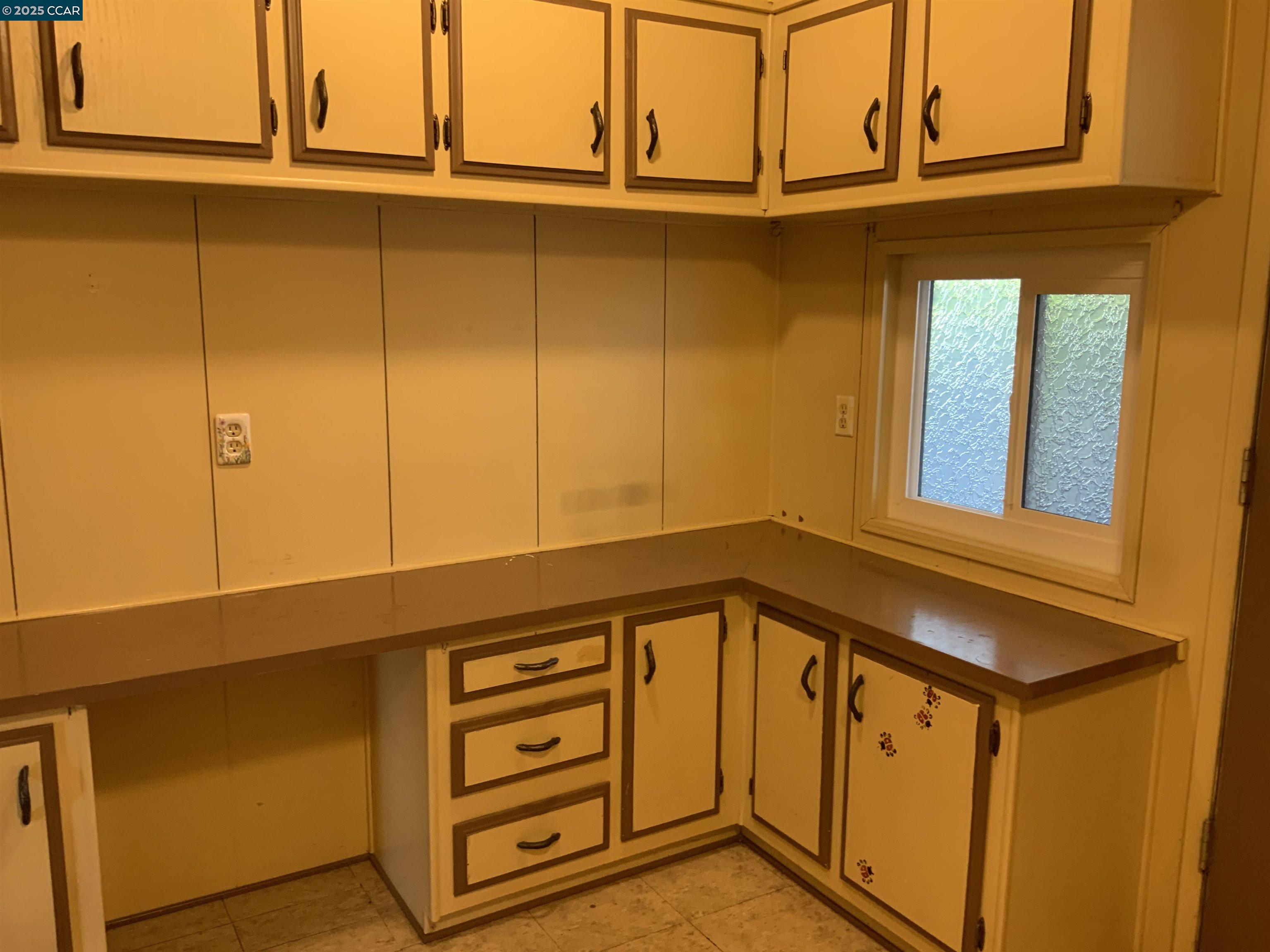 202 Queens Way Pittsburg, CA 94565 - Photo 4 of 29