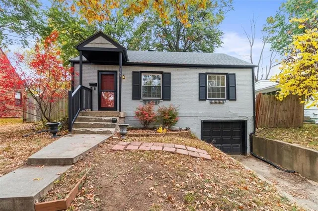 $225,000 | 101 East Pocahontas Lane, Kansas City, MO 64114