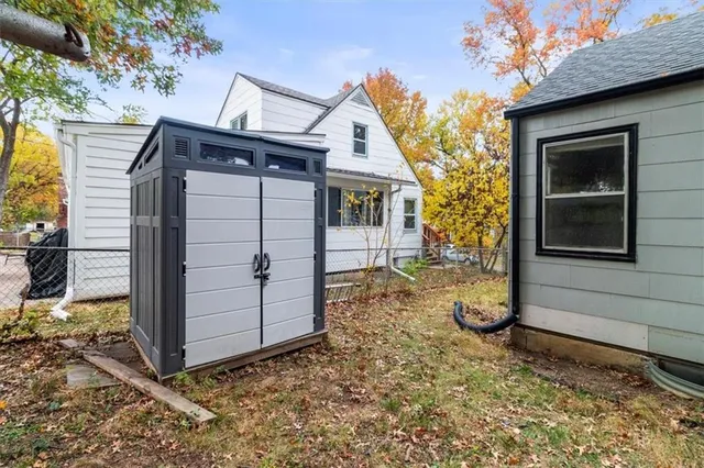 $225,000 | 101 East Pocahontas Lane, Kansas City, MO 64114