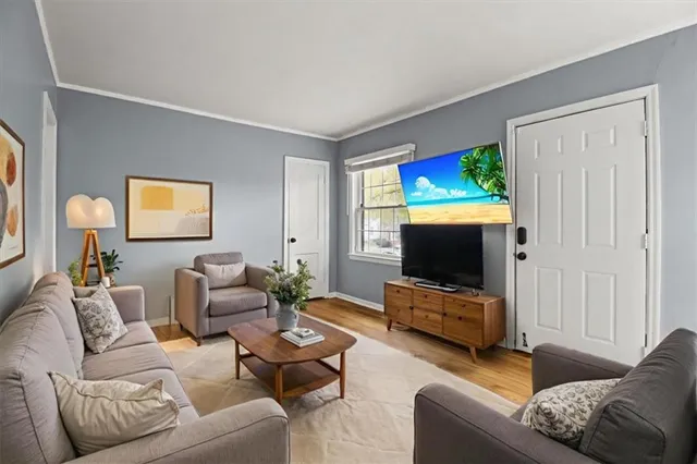 $225,000 | 101 East Pocahontas Lane, Kansas City, MO 64114