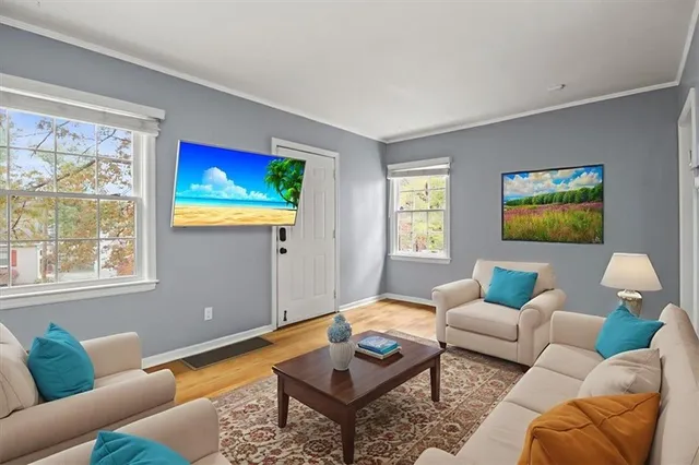 $225,000 | 101 East Pocahontas Lane, Kansas City, MO 64114