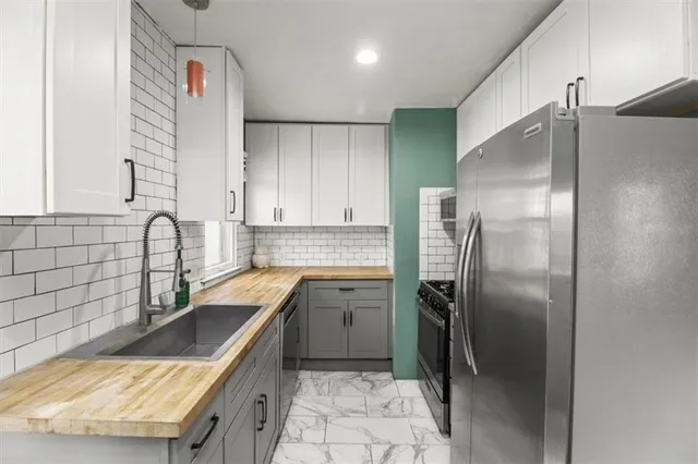 $225,000 | 101 East Pocahontas Lane, Kansas City, MO 64114