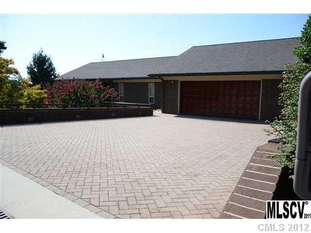 86 Skyline Road Hickory, NC 28601 - Photo 3 of 16 Gallery Image 3