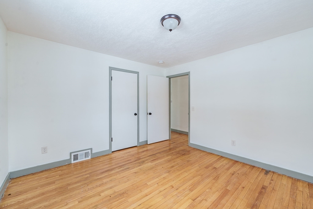 444 Westfield Road Holyoke, MA 01040 - Photo 12 of 23 Gallery Image 12
