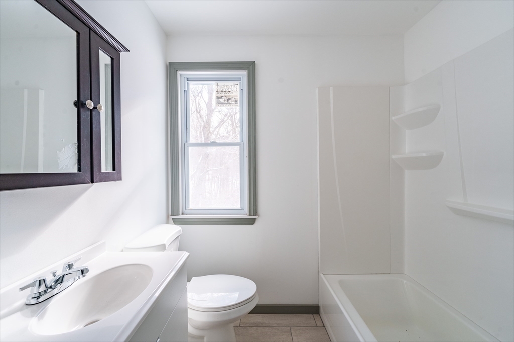 444 Westfield Road Holyoke, MA 01040 - Photo 6 of 23 Gallery Image 6