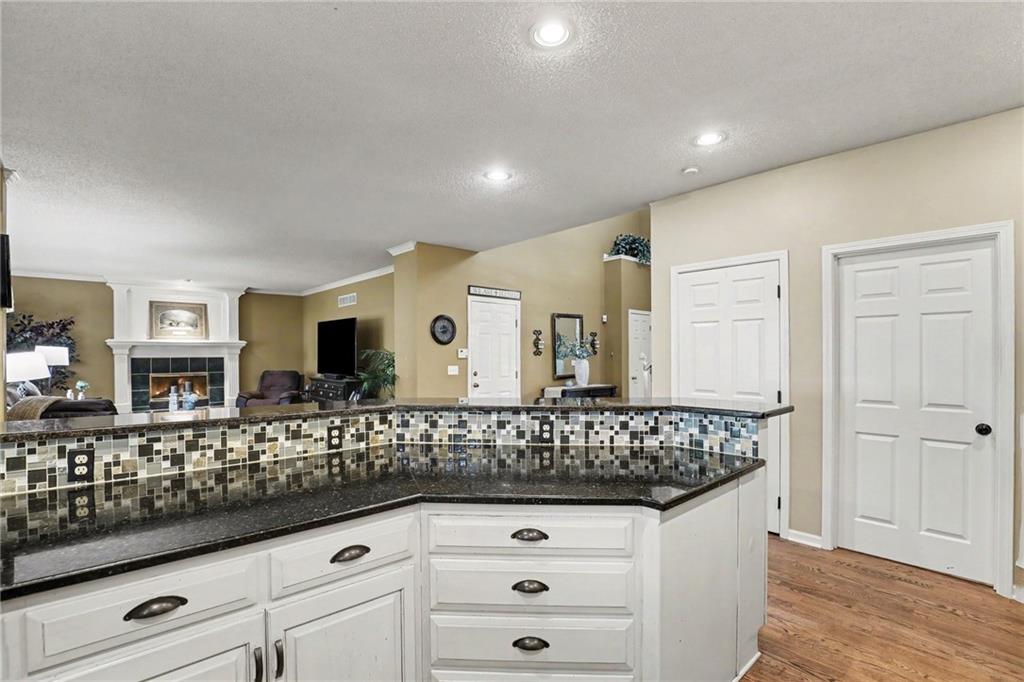 5304 Mullen Road Shawnee, KS 66216 - Photo 15 of 58